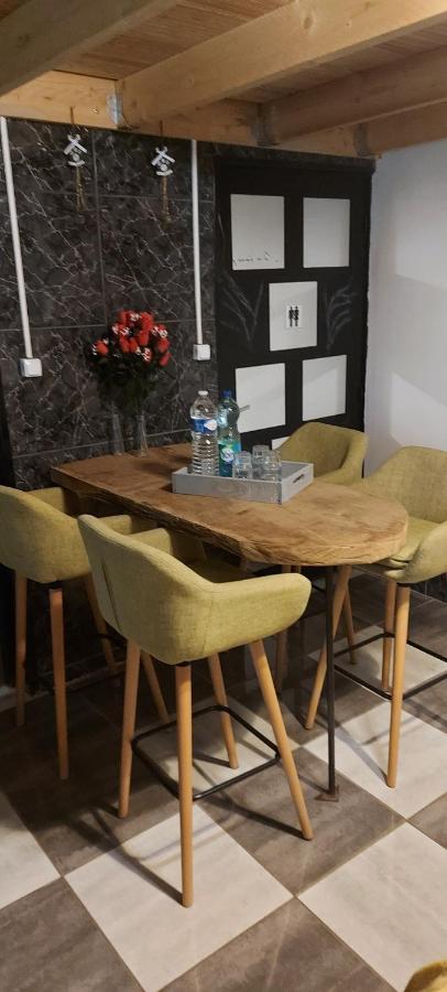 B&B Mirage Frecourt Bagian luar foto