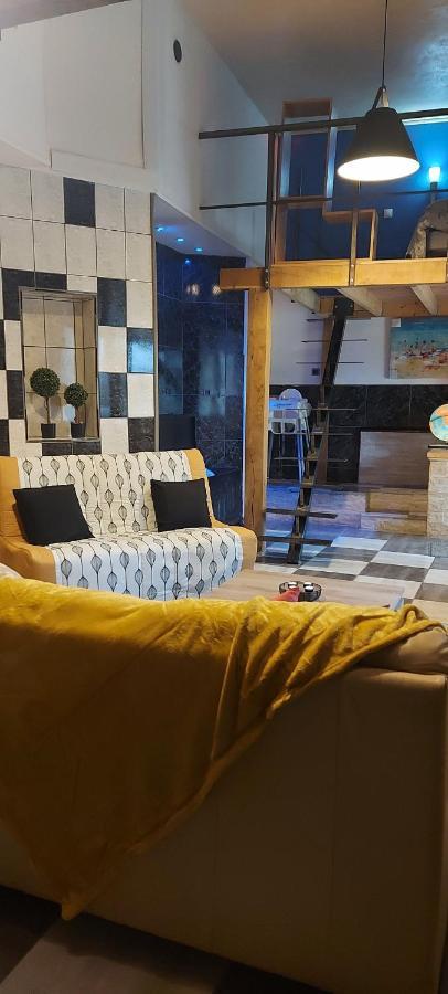B&B Mirage Frecourt Bagian luar foto