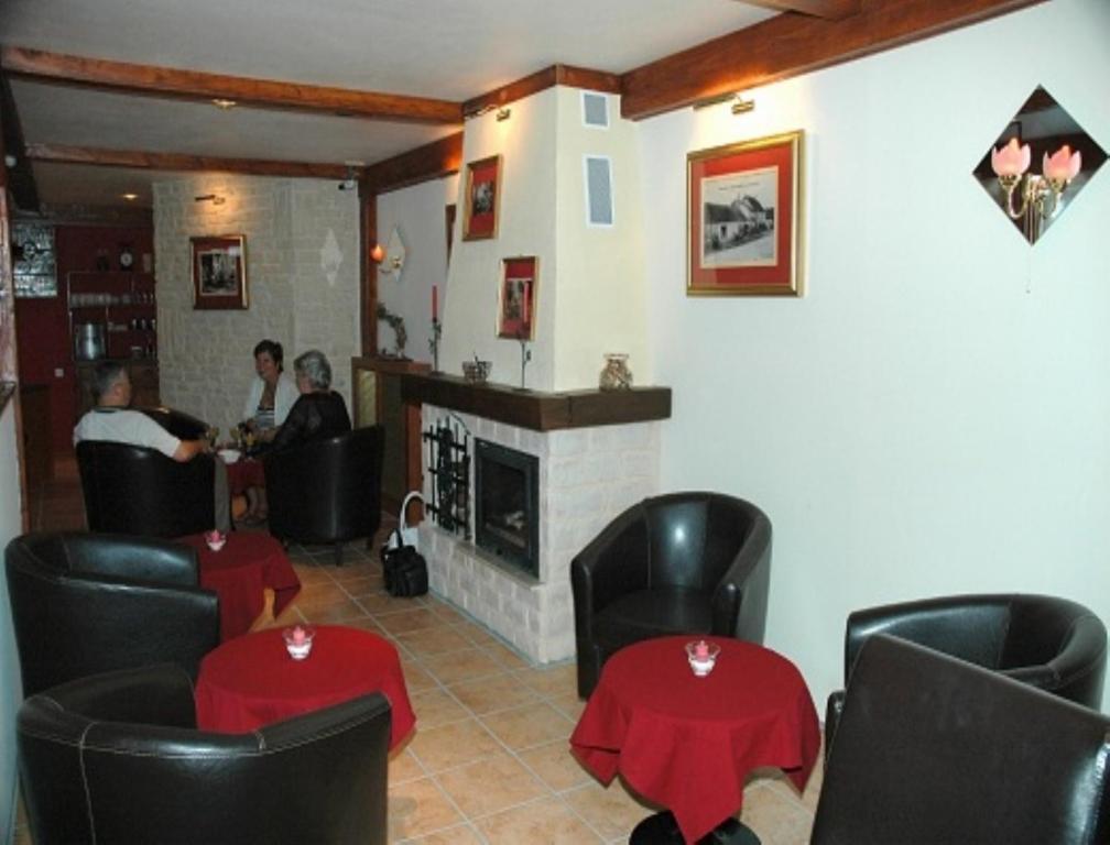 B&B Mirage Frecourt Bagian luar foto